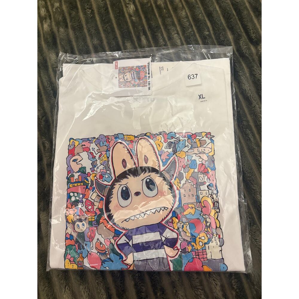 NEW Sz. XL - Pop Mart, Labubu Graphic Tee (White)